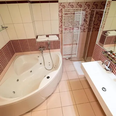 Jan Maria Hotel 4*