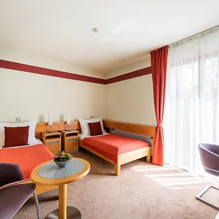 Jan Maria Hotell 4*