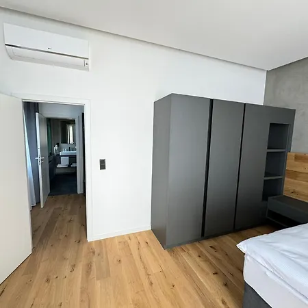 Jan Maria Hotell 4*