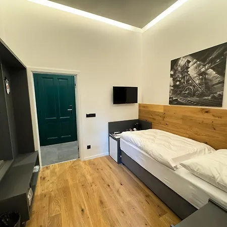 Jan Maria Hotell 4*