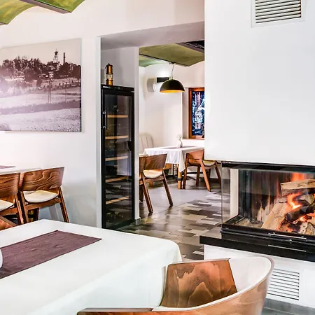 Jan Maria Hotel 4*